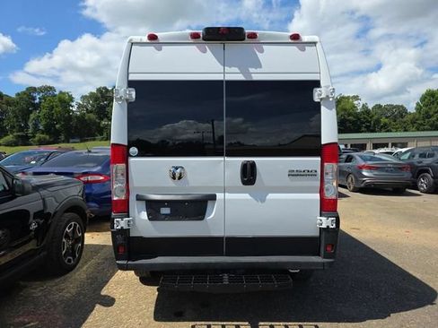 Used 2023 RAM ProMaster 2500 FWD image 4