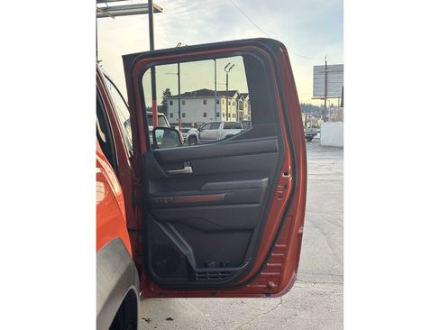 Used 2025 Toyota Tacoma TRD Off-Road image 15