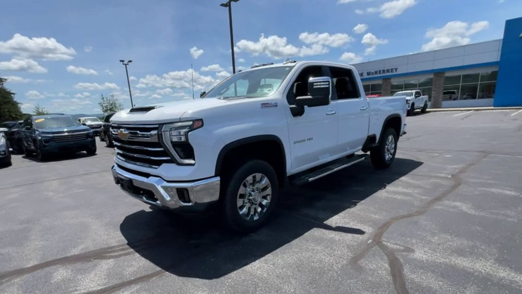 Used 2024 Chevrolet Silverado 2500 LTZ w/ LTZ Plus Package AWD/4WD image 4