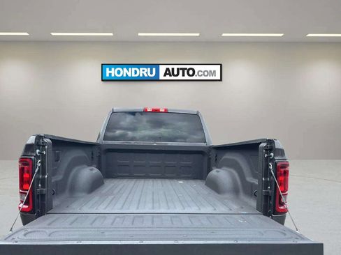 Used 2025 RAM 2500 Big Horn AWD/4WD image 9