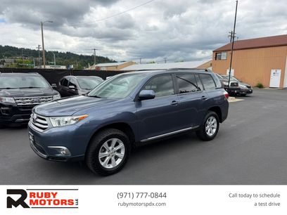 Used 2012 Toyota Highlander FWD w/ Tech Pkg