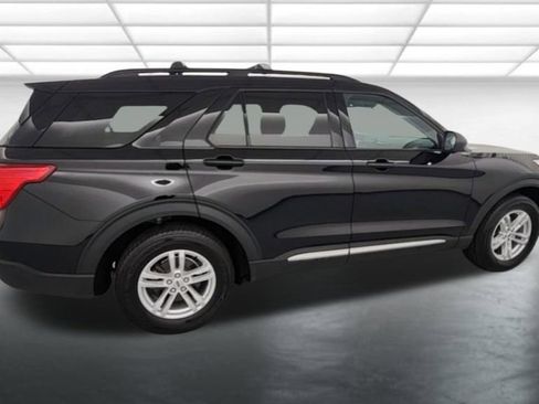 Used 2022 Ford Explorer XLT w/ Class IV Trailer Tow Package AWD/4WD image 8
