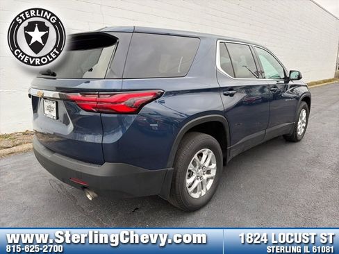 Used 2023 Chevrolet Traverse LS image 5