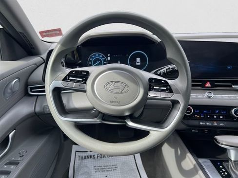 Used 2024 Hyundai Elantra SEL FWD image 12
