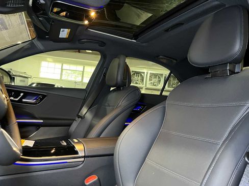 Used 2025 Mercedes-Benz C 300 4MATIC Sedan image 21