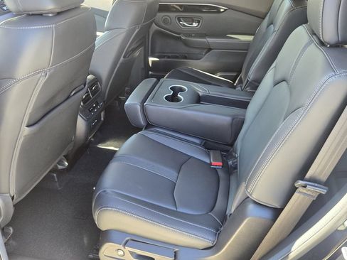 Used 2024 Honda Pilot EX-L image 11