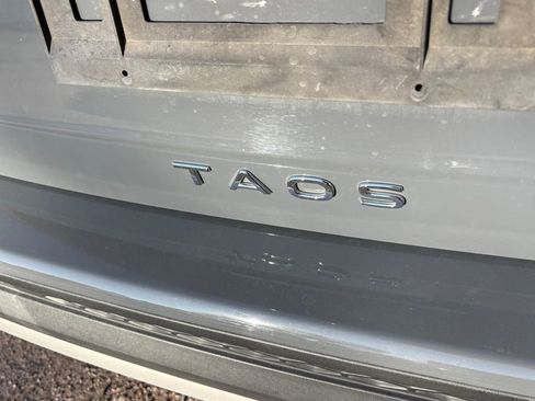 Used 2023 Volkswagen Taos SE image 12