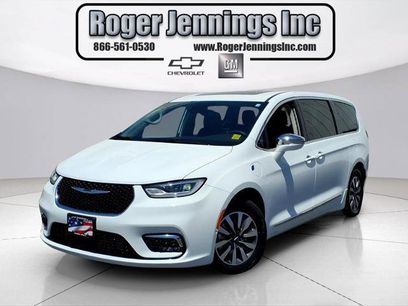 Used 2022 Chrysler Pacifica Limited