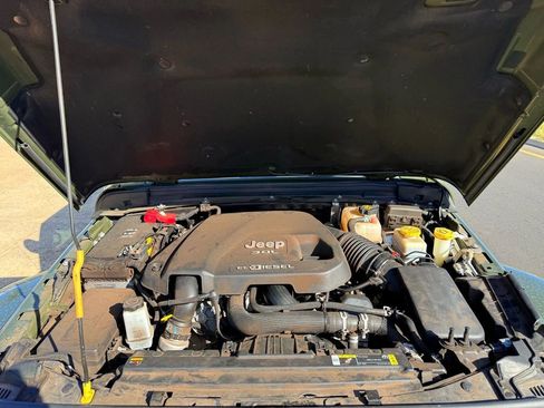 Used 2021 Jeep Wrangler Unlimited Sahara image 20