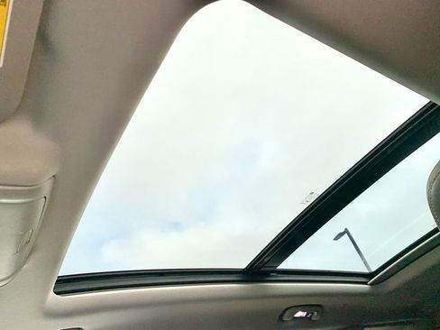 Used 2021 GMC Terrain SLT w/ Infotainment Package II image 16