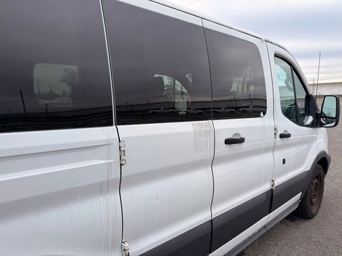 Used 2015 Ford Transit 150 XLT image 9