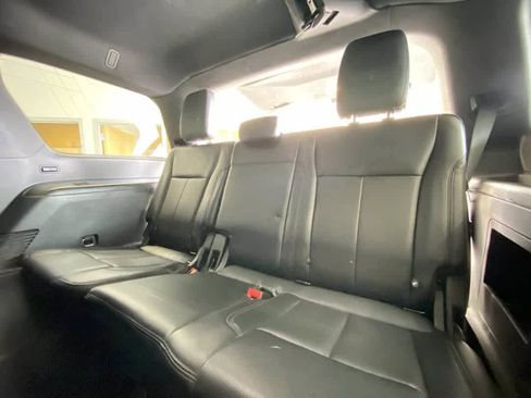 Used 2019 Ford Expedition XLT w/ Equipment Group 201A AWD/4WD image 24