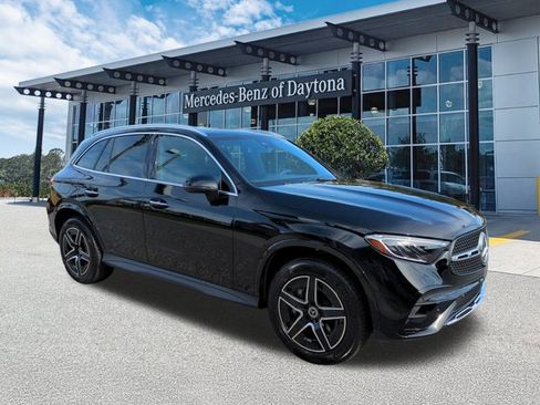 Used 2026 Mercedes-Benz GLC 300 image 2