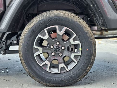 New 2026 Jeep Gladiator Sport image 25