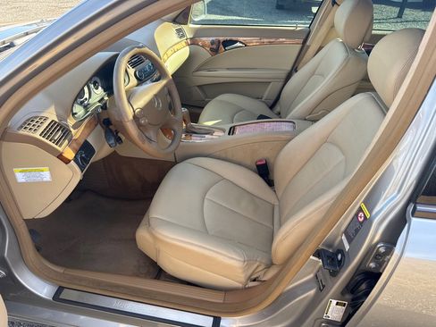 Used 2008 Mercedes-Benz E 350 Sedan image 26