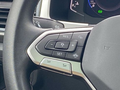 Used 2023 Volkswagen Atlas Cross Sport SE w/ Panoramic Sunroof Package AWD/4WD image 3