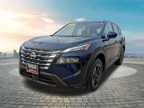 Certified 2025 Nissan Rogue SV FWD image 9