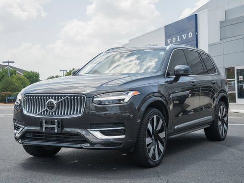 Used 2023 Volvo XC90 T8 Ultimate w/ Protection Package Premier AWD/4WD image 3