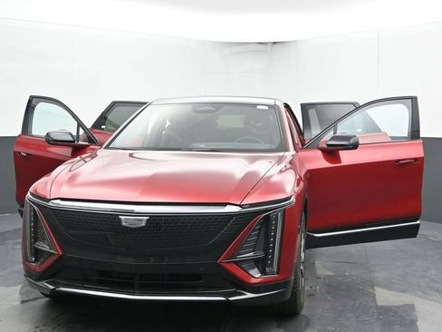 New 2025 Cadillac Lyriq Sport image 44