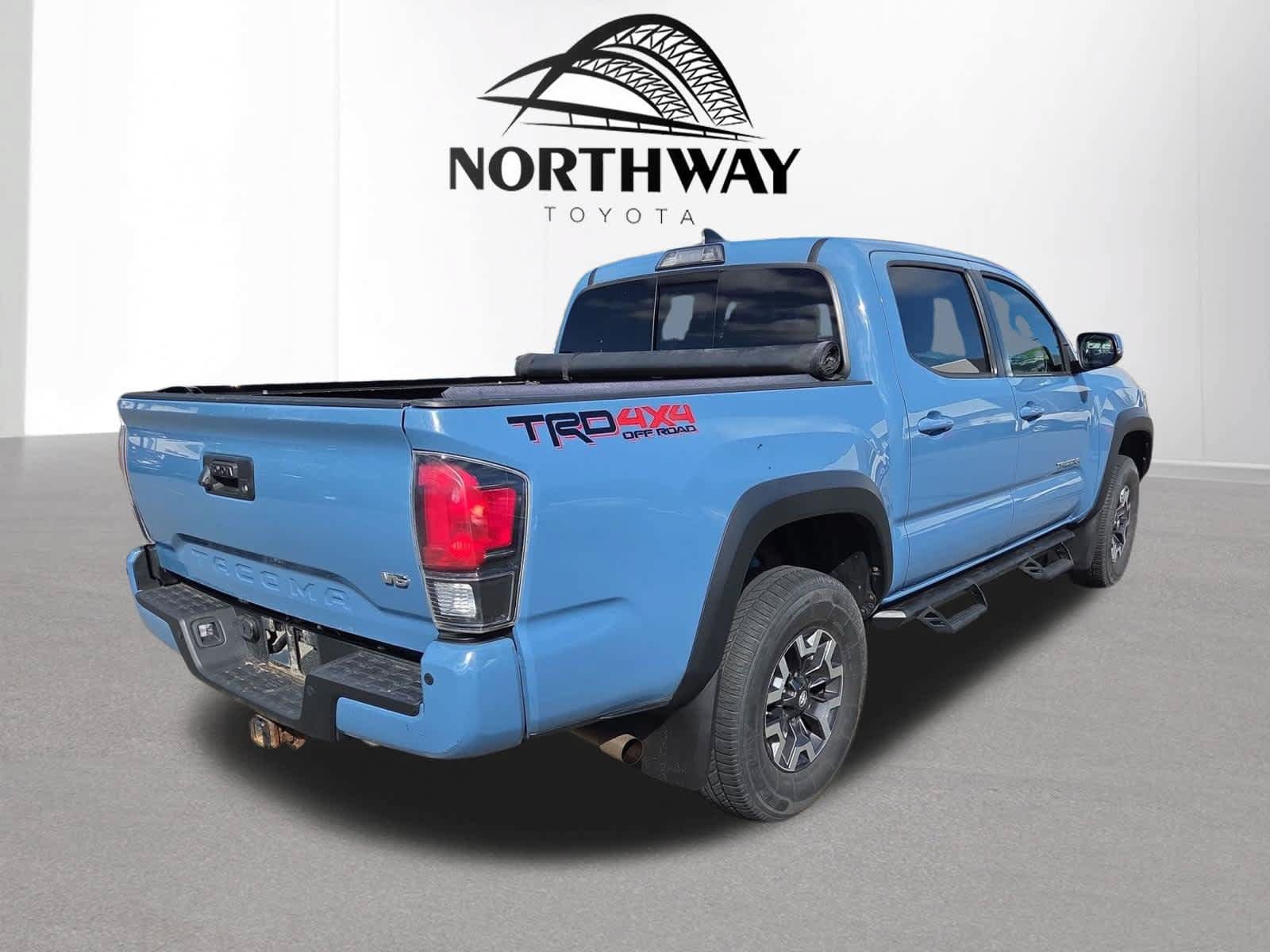Used 2019 Toyota Tacoma TRD Off-Road AWD/4WD image 3