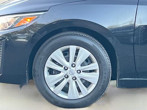 Used 2025 Nissan Sentra S FWD image 28