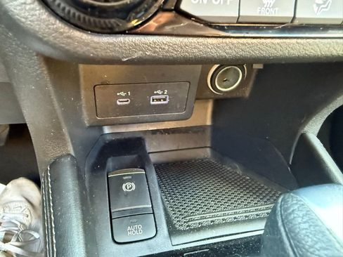 Used 2021 Nissan Kicks SV FWD image 21