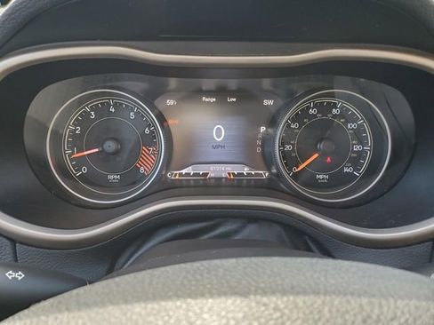 Used 2015 Jeep Cherokee Limited w/ Luxury Group image 34