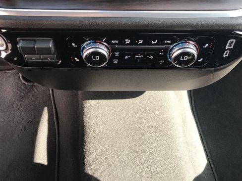 Used 2026 GMC Sierra 1500 SLT AWD/4WD image 29