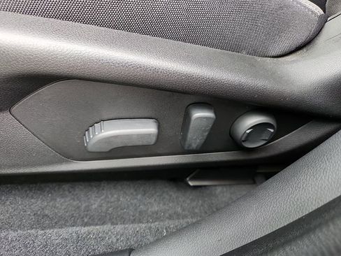 Used 2025 Subaru Crosstrek 2.0i Premium AWD/4WD image 14