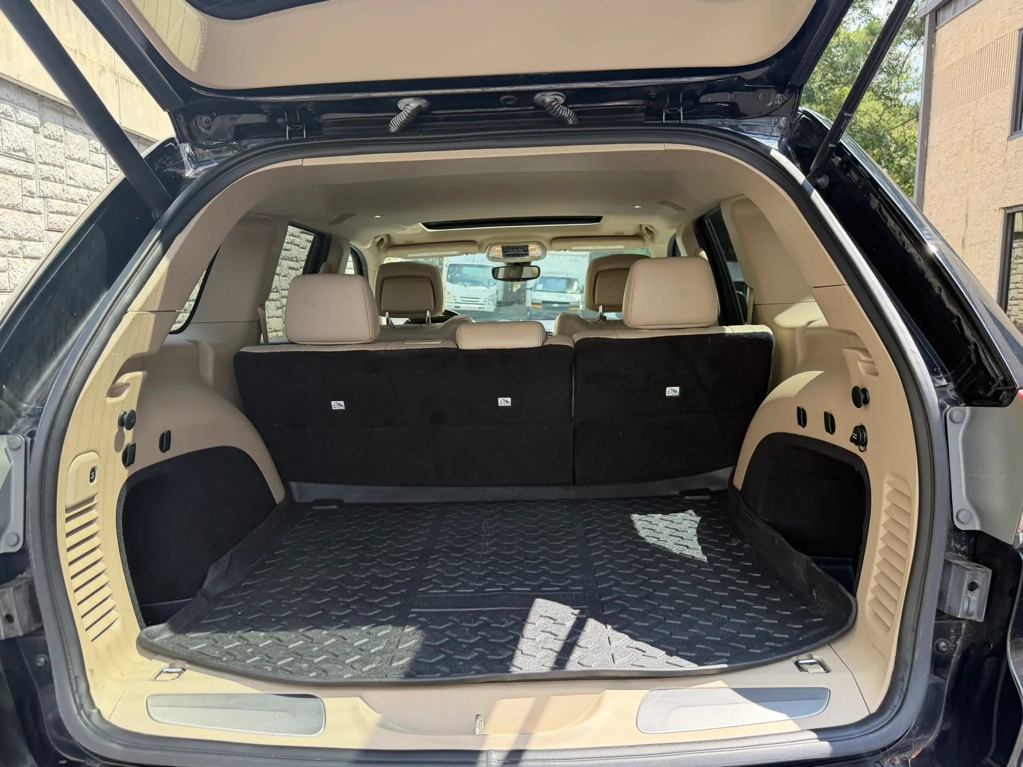 Used 2019 Jeep Grand Cherokee Limited AWD/4WD image 35