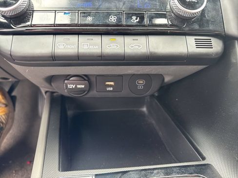 Used 2024 Hyundai Elantra SEL FWD image 18