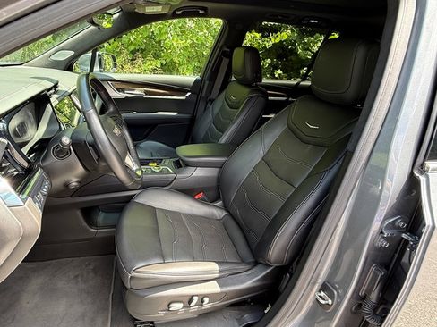 Used 2022 Cadillac XT6 Premium Luxury w/ Platinum Package AWD/4WD image 11