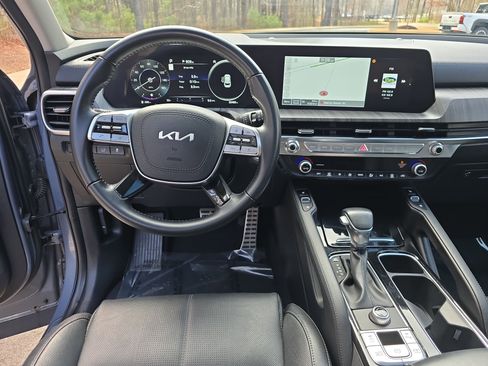Used 2024 Kia Telluride SX image 18