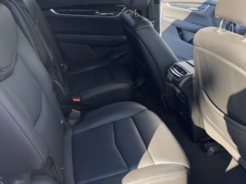 Used 2020 Cadillac XT6 Premium Luxury image 28