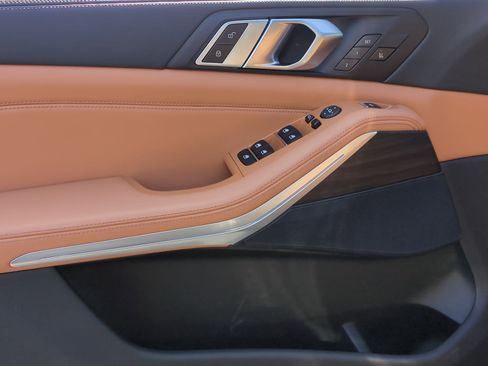 Certified 2024 BMW X5 xDrive40i w/ M Sport Package image 13