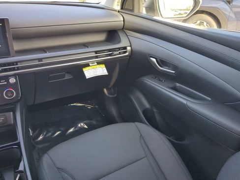 Used 2025 Hyundai Tucson SEL FWD image 17