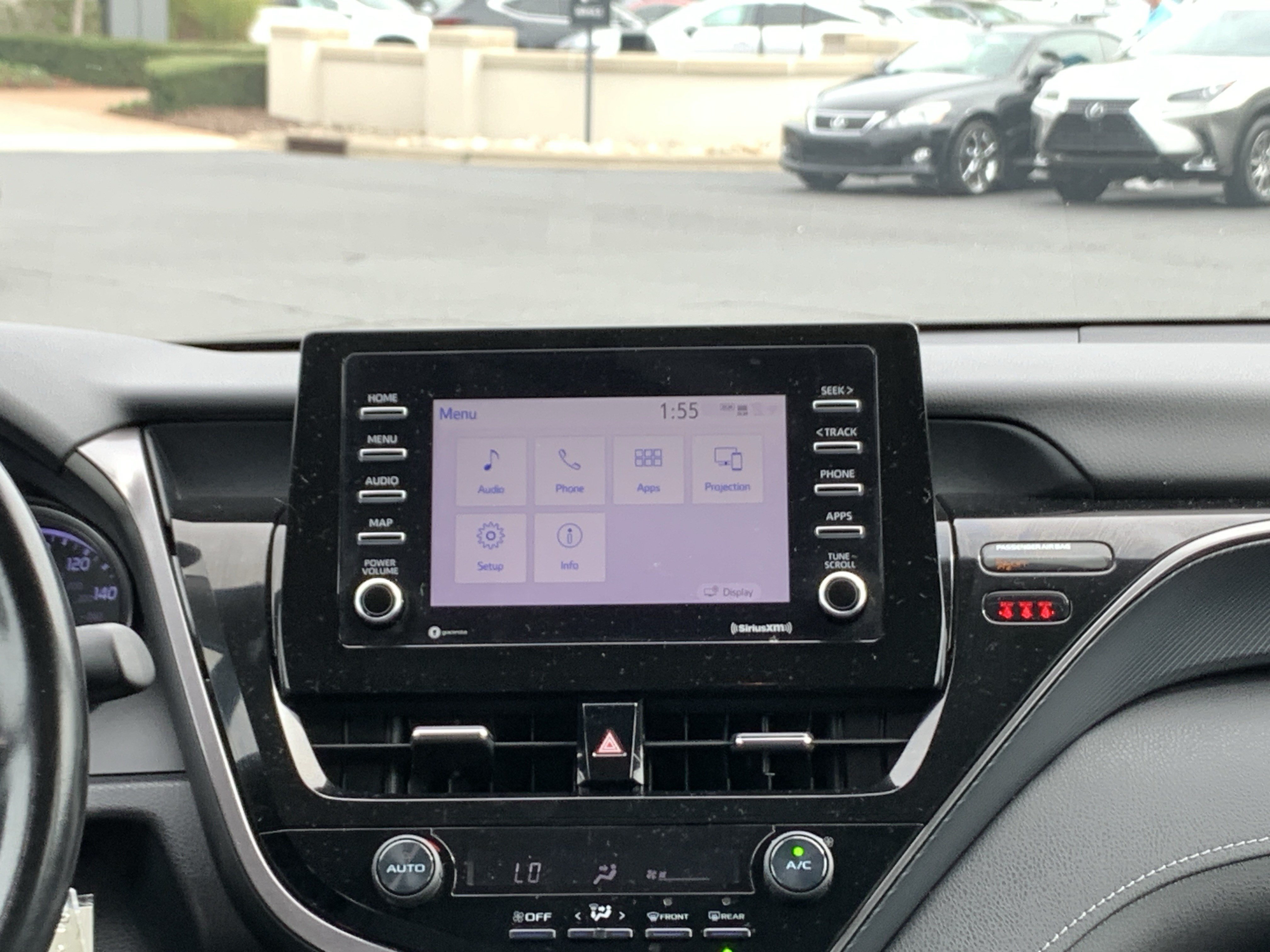 Used 2021 Toyota Camry SE FWD image 29