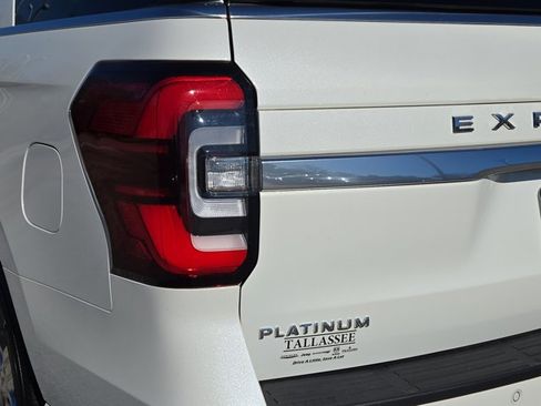 Used 2024 Ford Expedition Platinum image 8