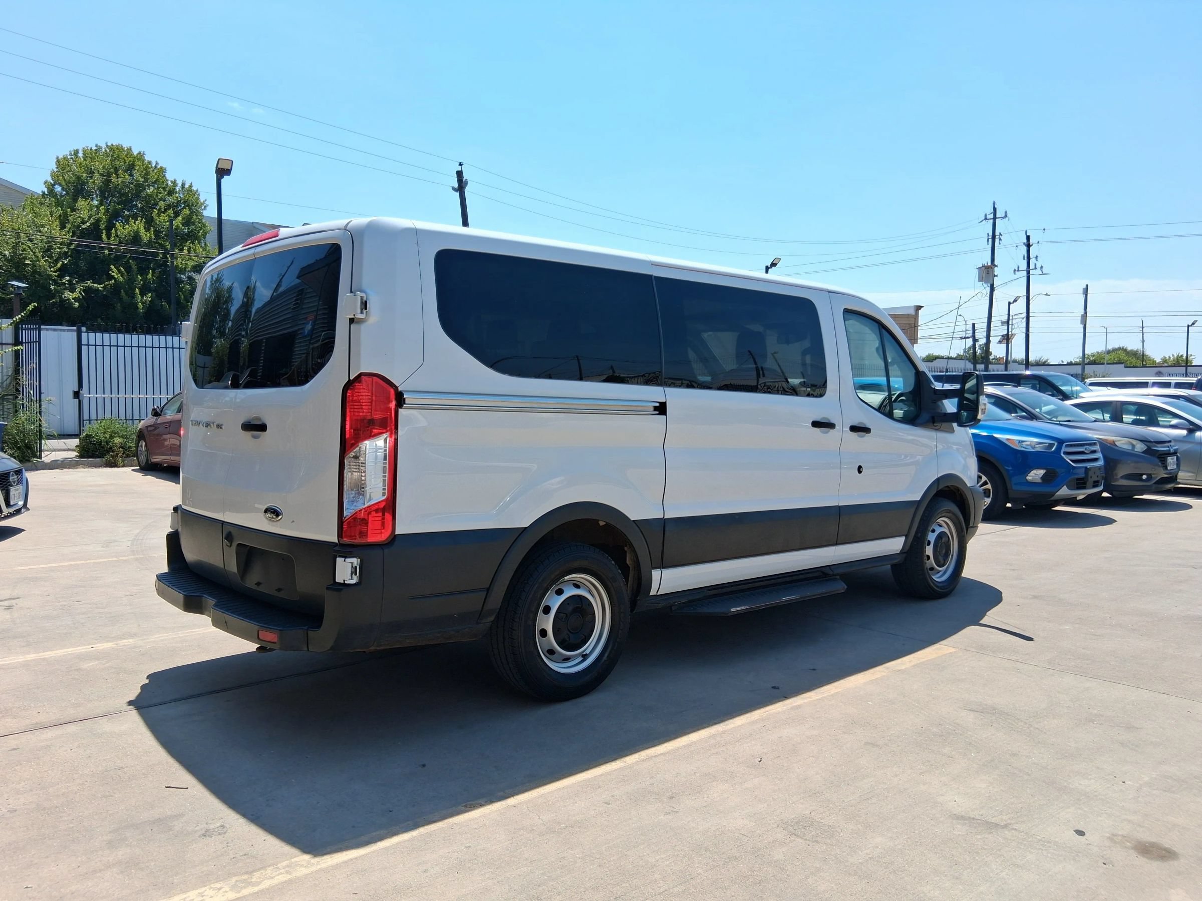 Used 2019 Ford Transit 150 XL RWD image 8