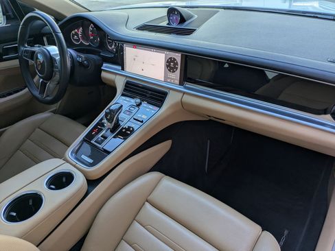 Used 2018 Porsche Panamera image 29