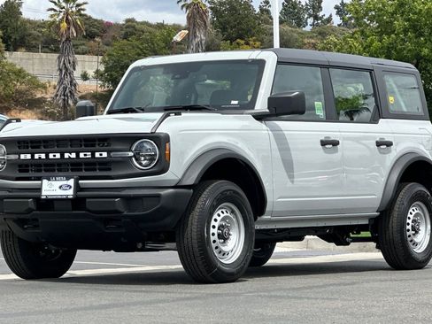 New 2026 Ford Bronco 4-Door AWD/4WD image 7