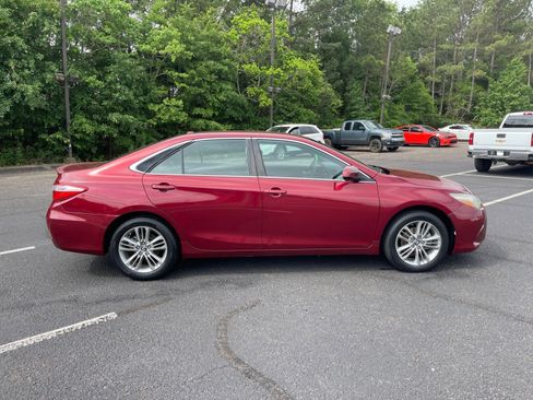 Used 2017 Toyota Camry SE FWD image 21