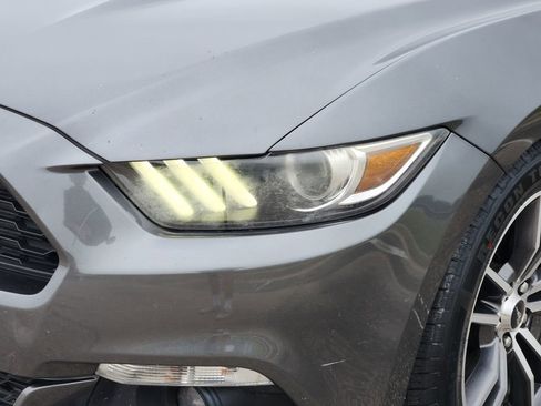 Used 2017 Ford Mustang Coupe RWD image 5