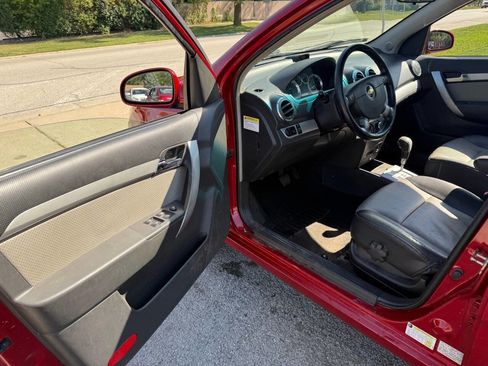 Used 2010 Chevrolet Aveo5 LT image 5