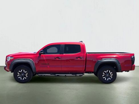 Used 2020 Toyota Tacoma TRD Sport RWD image 3