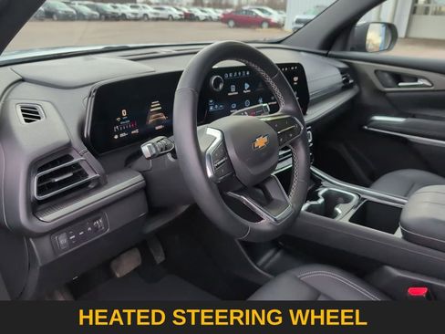 Used 2025 Chevrolet Traverse LT image 11