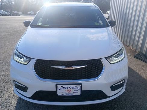 New 2026 Chrysler Pacifica Select image 8