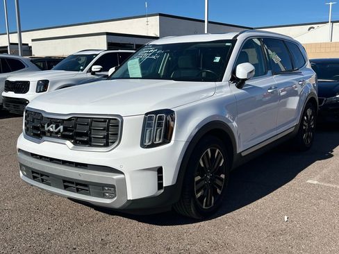 Used 2024 Kia Telluride SX Prestige w/ Towing Package image 3