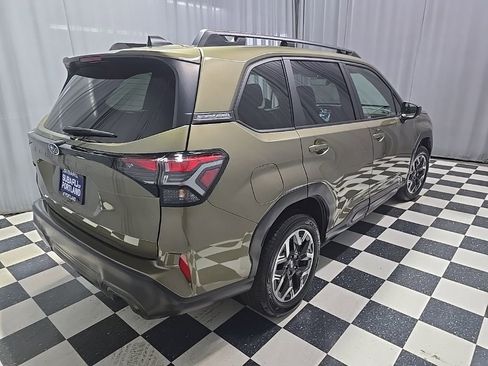 Certified 2025 Subaru Forester Premium AWD/4WD image 9