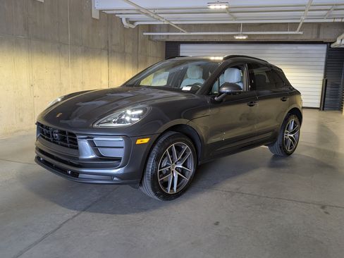 New 2026 Porsche Macan image 1